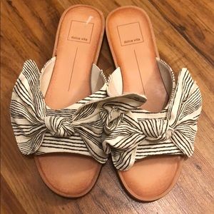 NWOT Dolce vita big bow slides